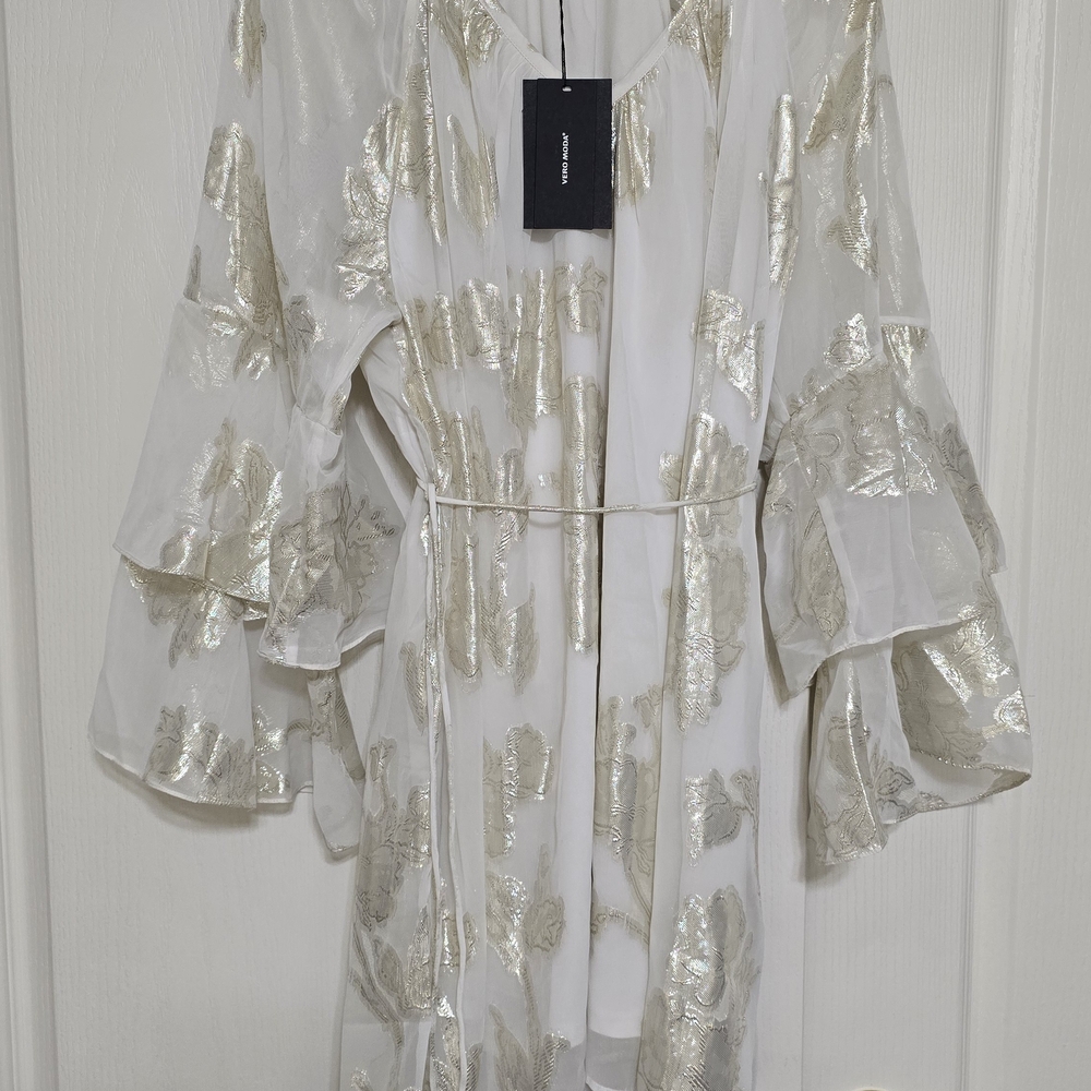 Shimmering Ruffled Mini Dress - Picture 4 of 7